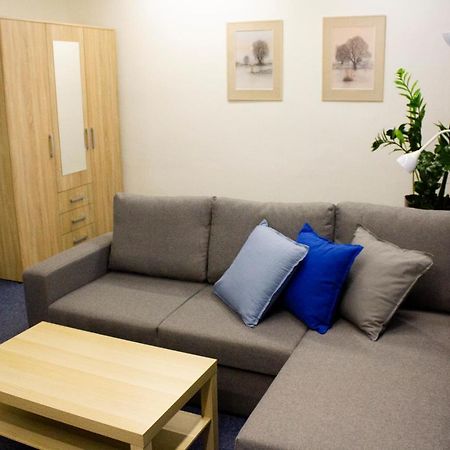 Blue Apartment In Beautiful English Style Garden With Atmosphere Prag Exteriör bild