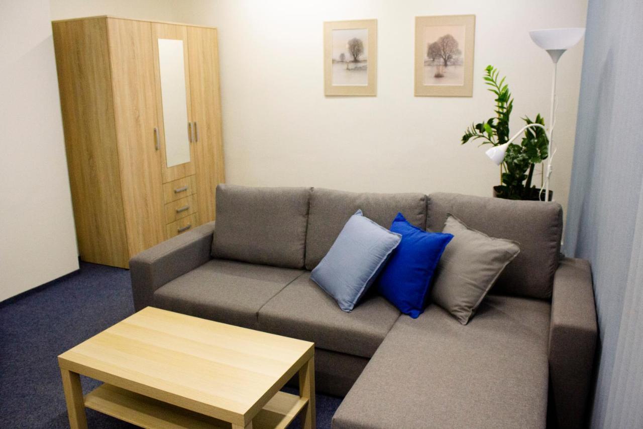 Blue Apartment In Beautiful English Style Garden With Atmosphere Prag Exteriör bild