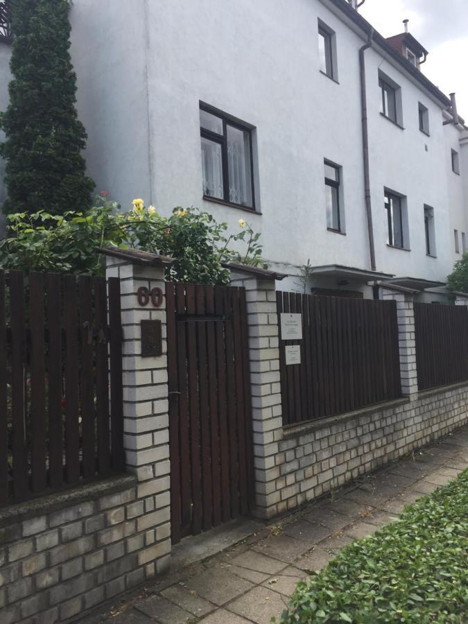 Blue Apartment In Beautiful English Style Garden With Atmosphere Prag Exteriör bild